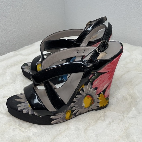 Valentino Black Patent & Floral Print Wedge Slingback Sandals Sz. 39.5/ 9. EUC - Picture 2 of 16